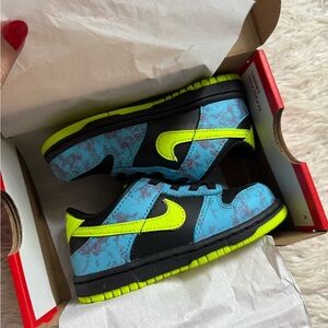 Nike Vibrant Blue and Neon Yellow Sneakers
